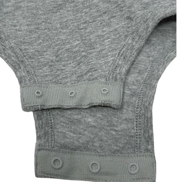 Nike Baby Gray Bodysuit Onesie Short Sleeve 9M Soft Stretchy Basics - Picture 4 of 5